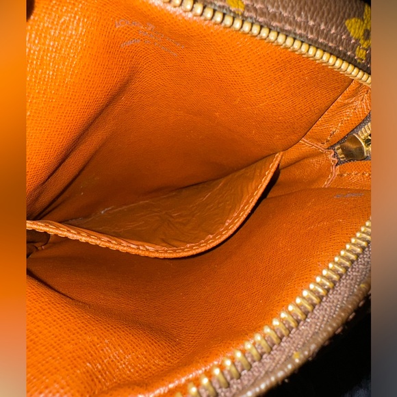 Louis Vuitton Danube Monogram Canvas MM Handbag - Picture 10 of 11